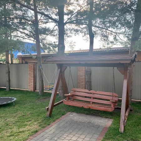 Комфортабельный Коттедж Bed and Breakfast Svitjaz Exteriör bild