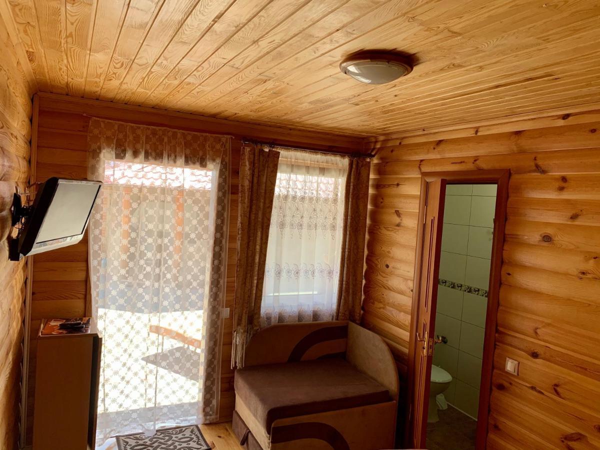 Комфортабельный Коттедж Bed and Breakfast Svitjaz Exteriör bild