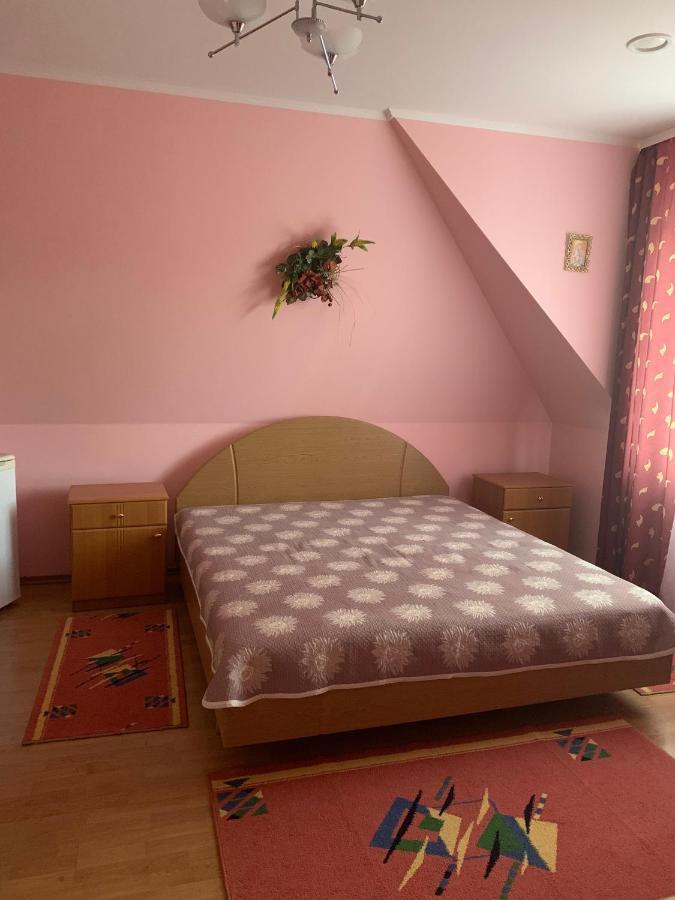 Комфортабельный Коттедж Bed and Breakfast Svitjaz Exteriör bild
