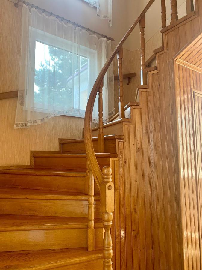 Комфортабельный Коттедж Bed and Breakfast Svitjaz Exteriör bild