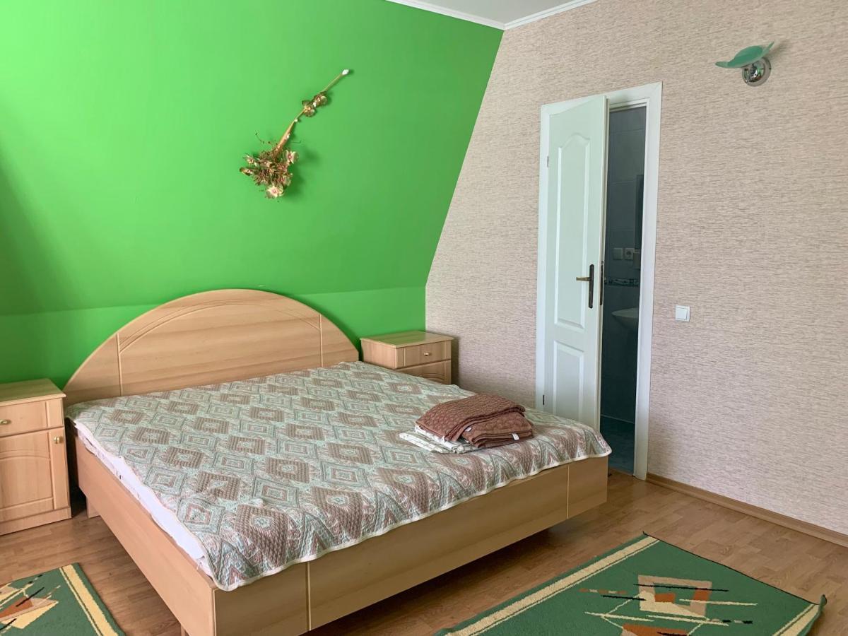 Комфортабельный Коттедж Bed and Breakfast Svitjaz Exteriör bild