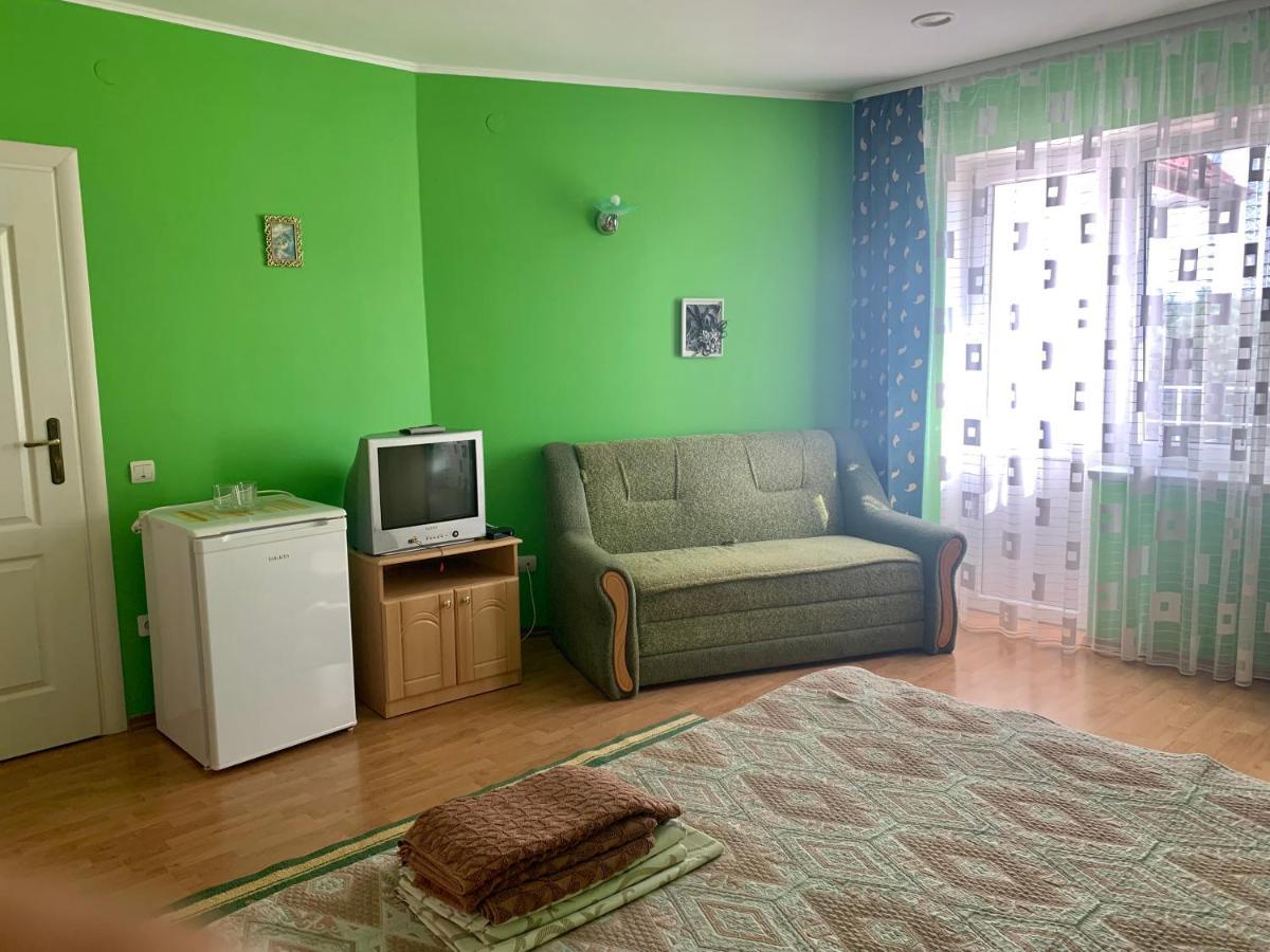 Комфортабельный Коттедж Bed and Breakfast Svitjaz Exteriör bild